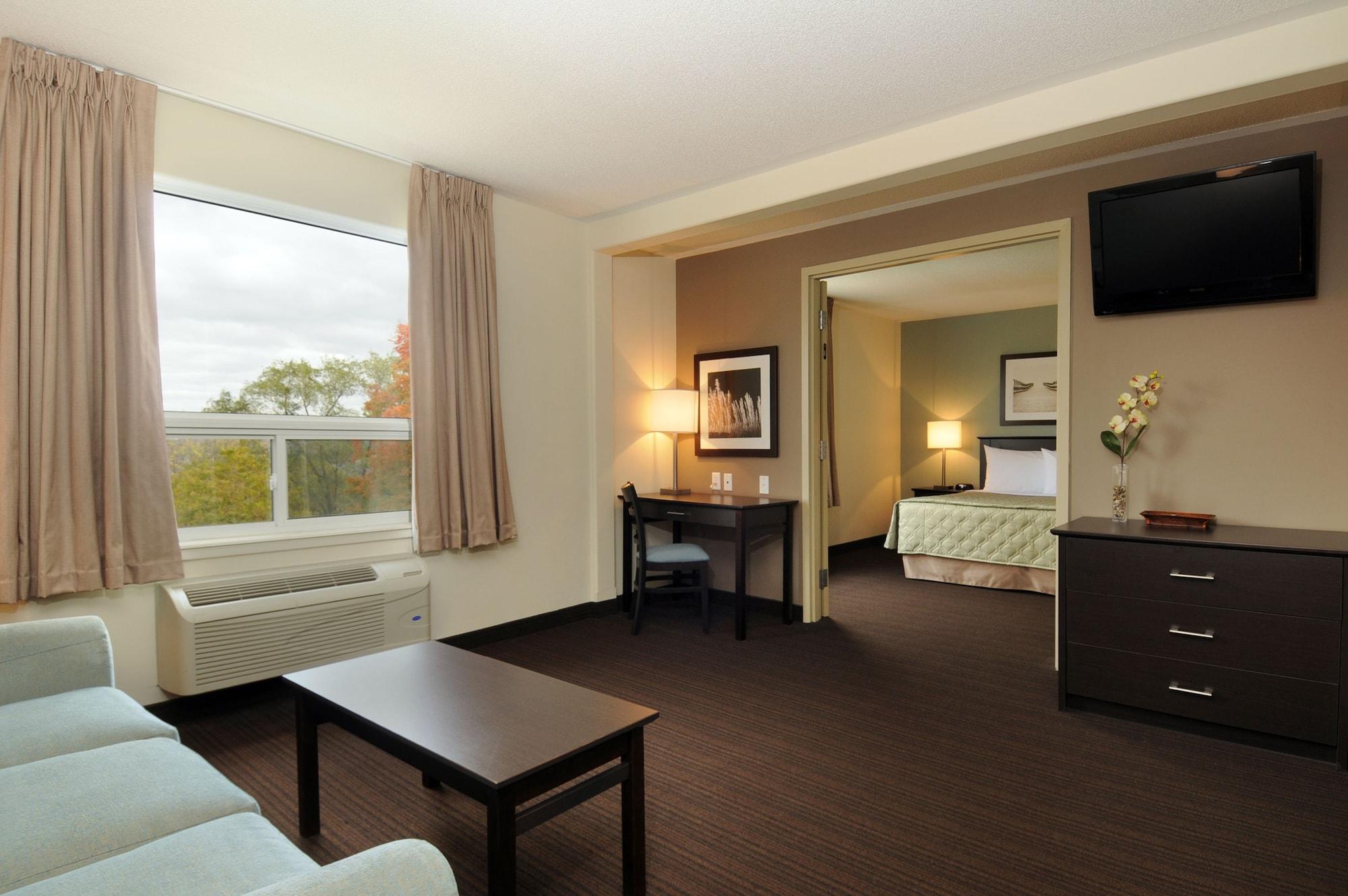 Hotel Super 8 By Wyndham Peterborough Exterior foto