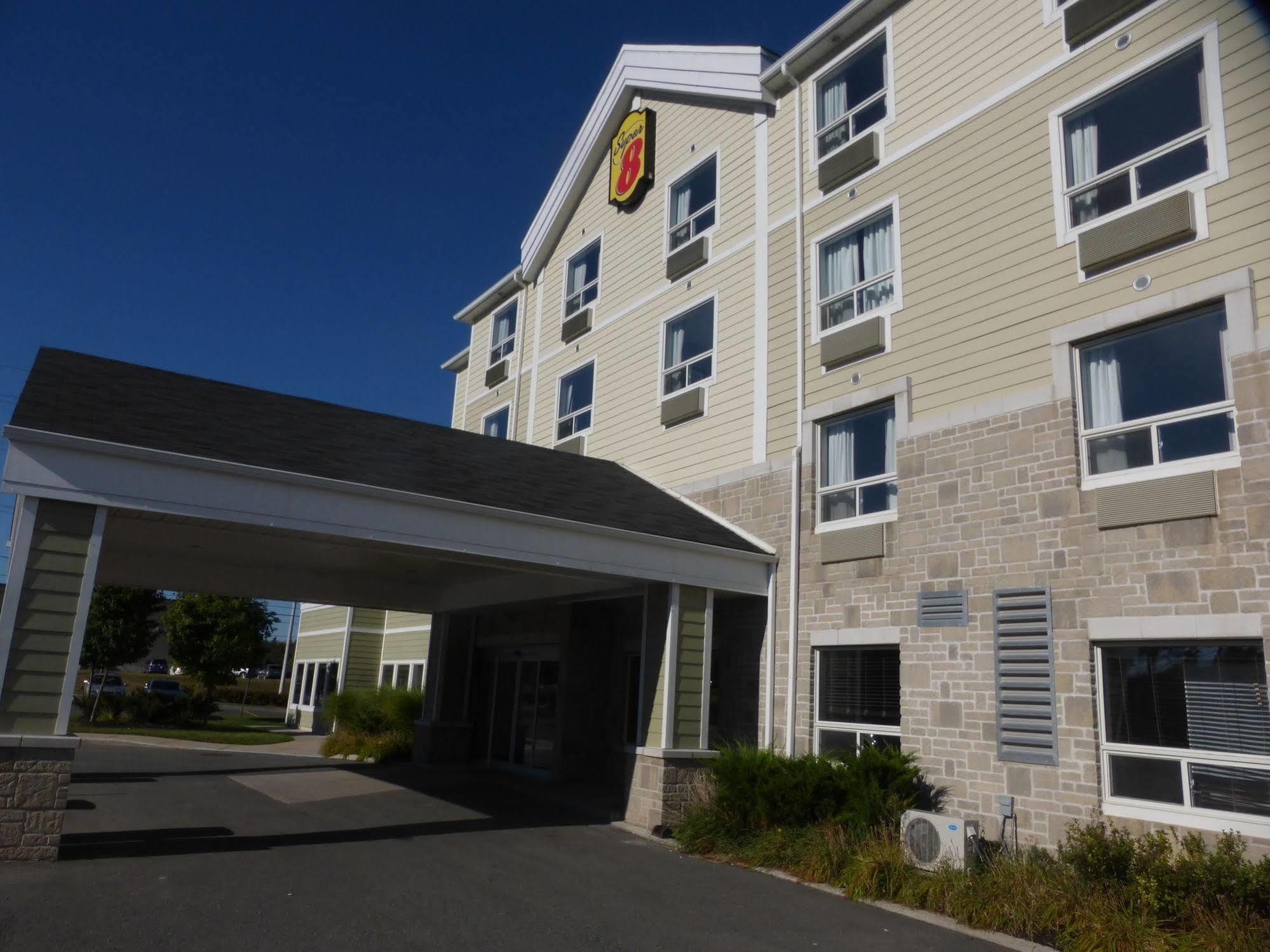 Hotel Super 8 By Wyndham Peterborough Exterior foto